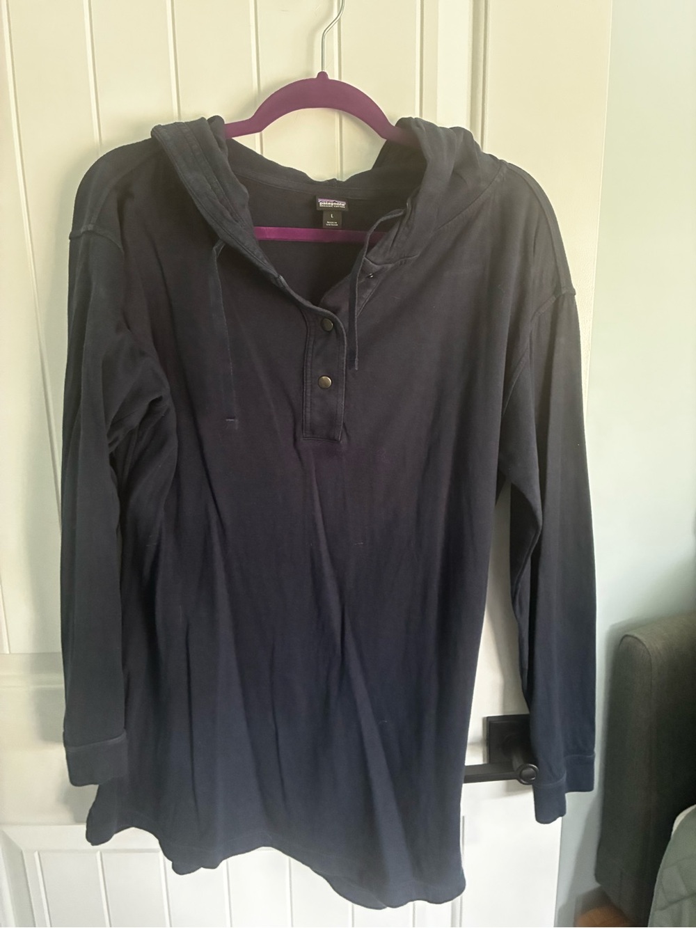 Patagonia Navy Hooded Long-Sleeve Pullover